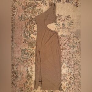 h:ours One-Shoulder Brown dress